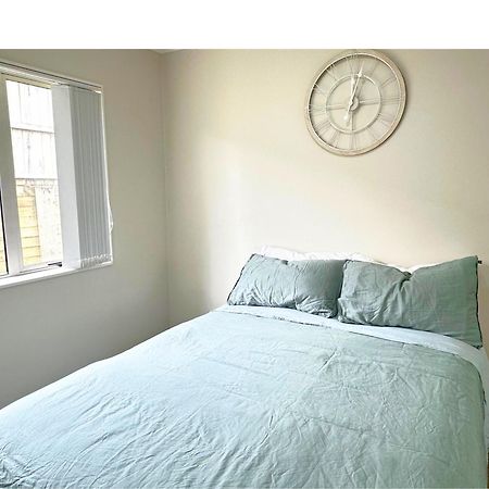 Bright&Cozy Room - Homestay Style - On Street Parking Only Окленд Экстерьер фото